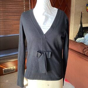 💕Host Pick💕 Sandra Angelozzi bow detail top - GUC